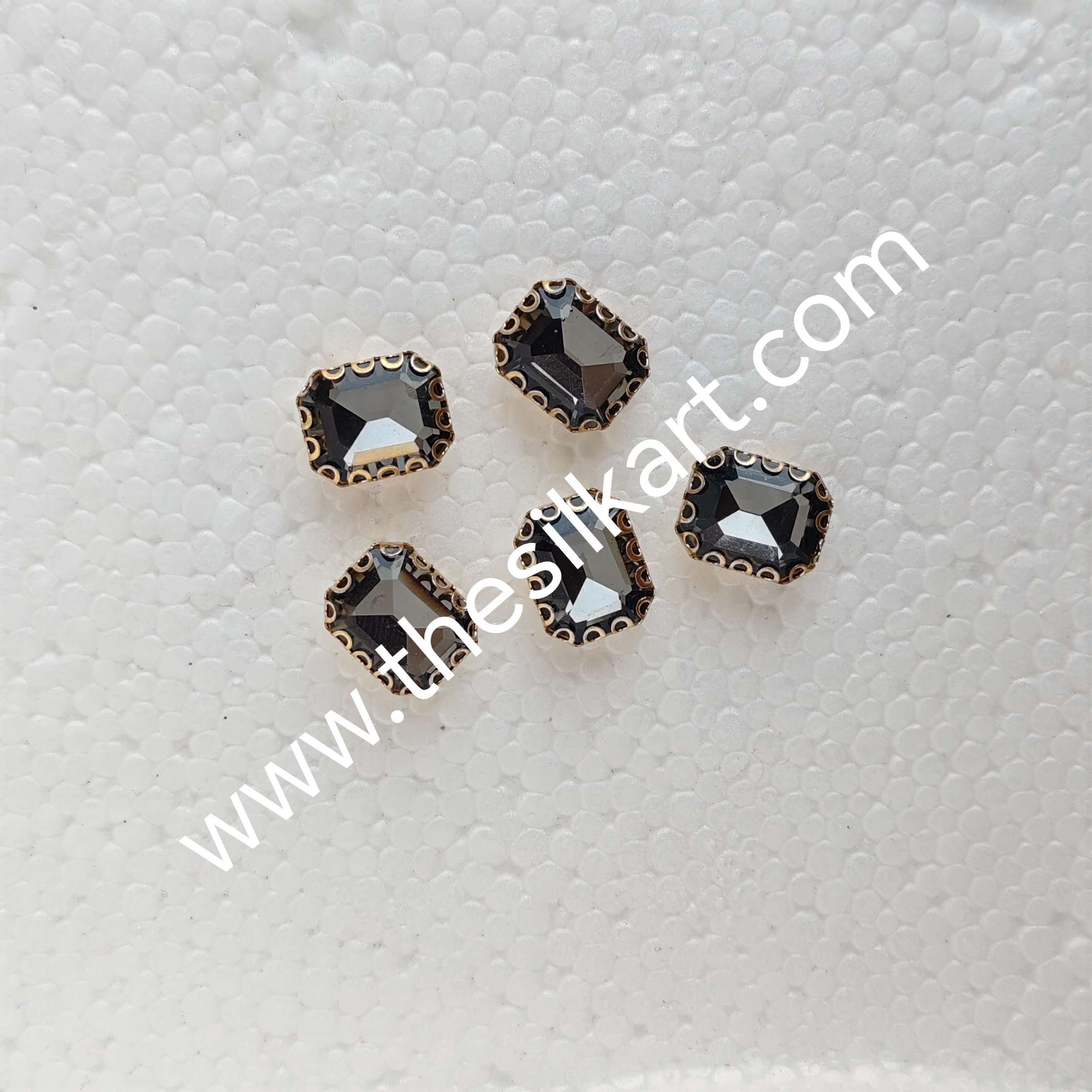 light black colour 10*8 size reactangle clipstones