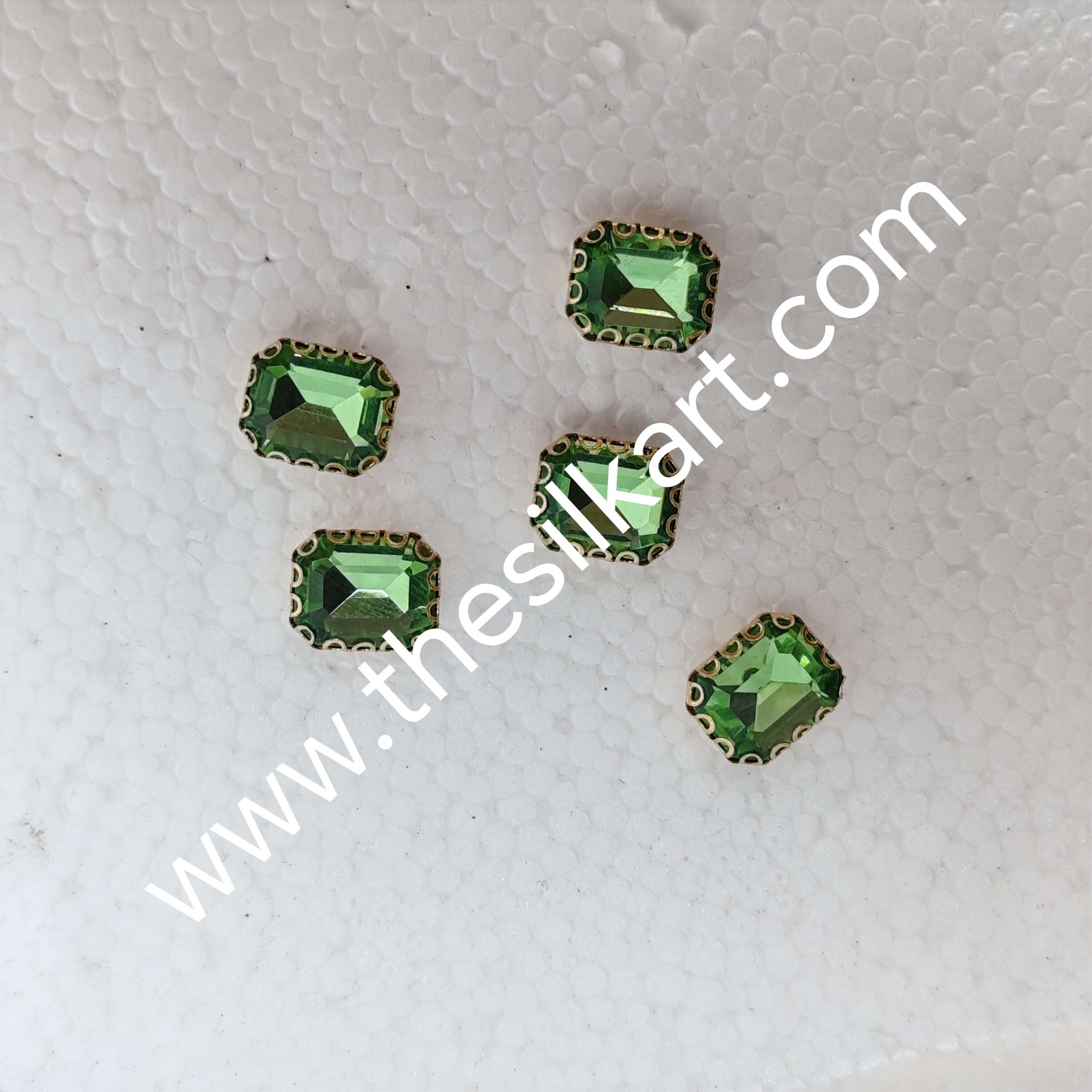 light green colour 10*8 size reactangle clipstones