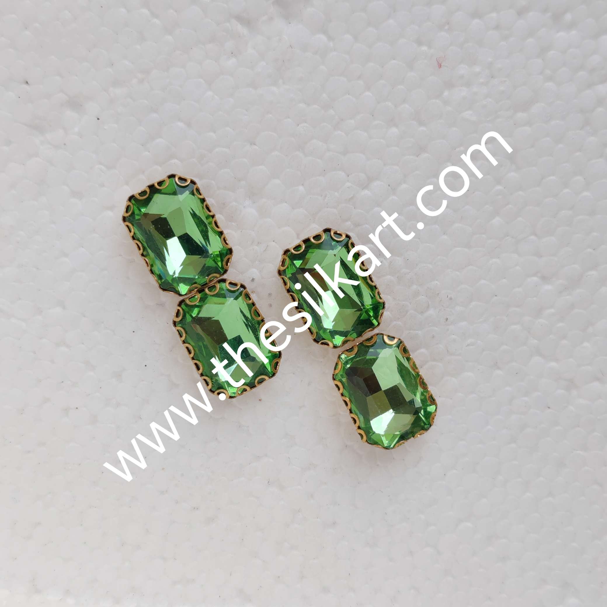 10*14 size light green clipstones