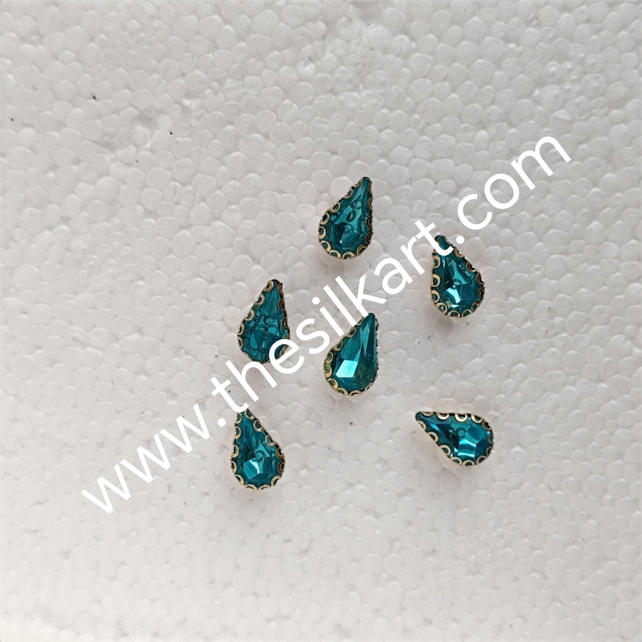 10*6 size droup skyblue colour clipstones