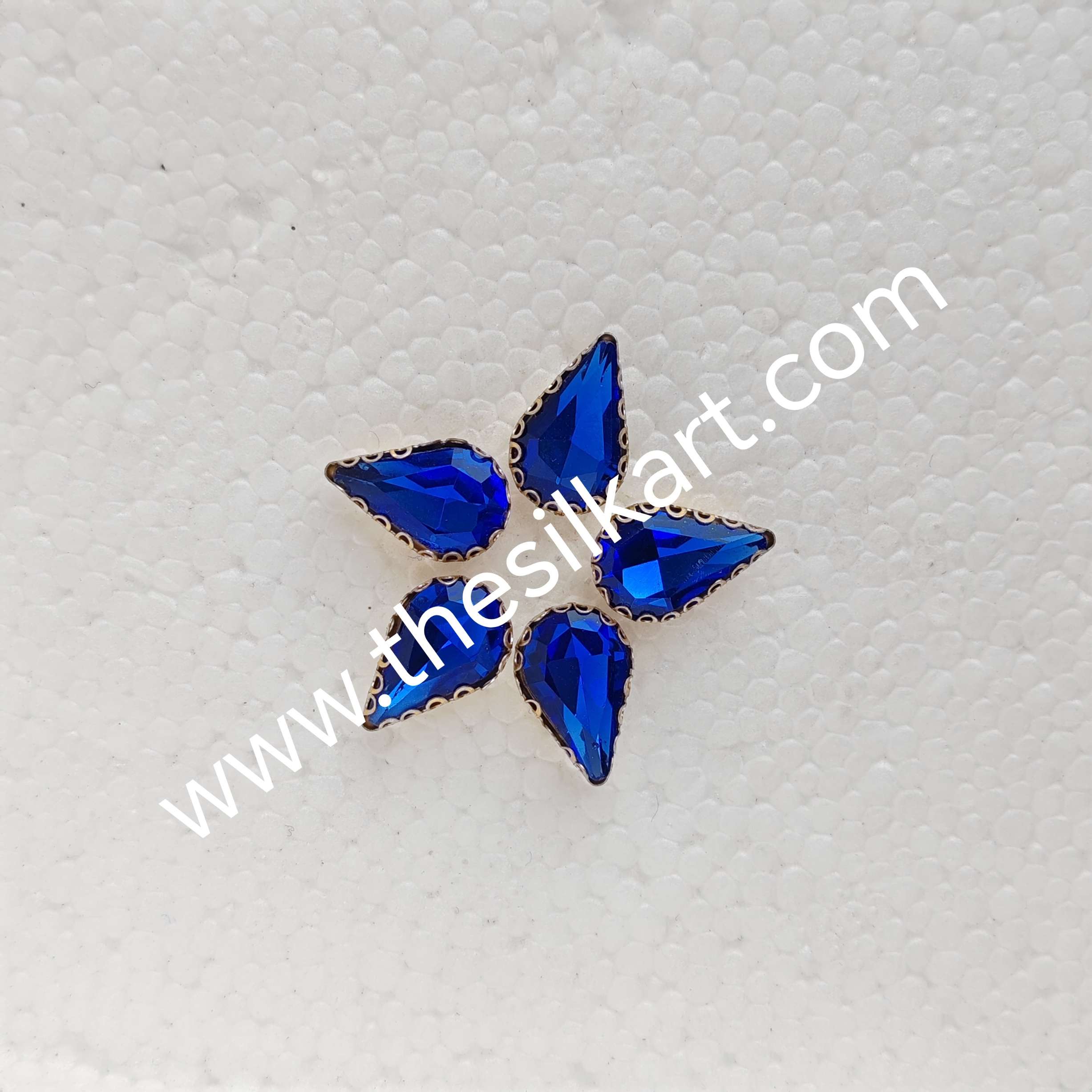 10*8 size droup dark blue colour clipstones