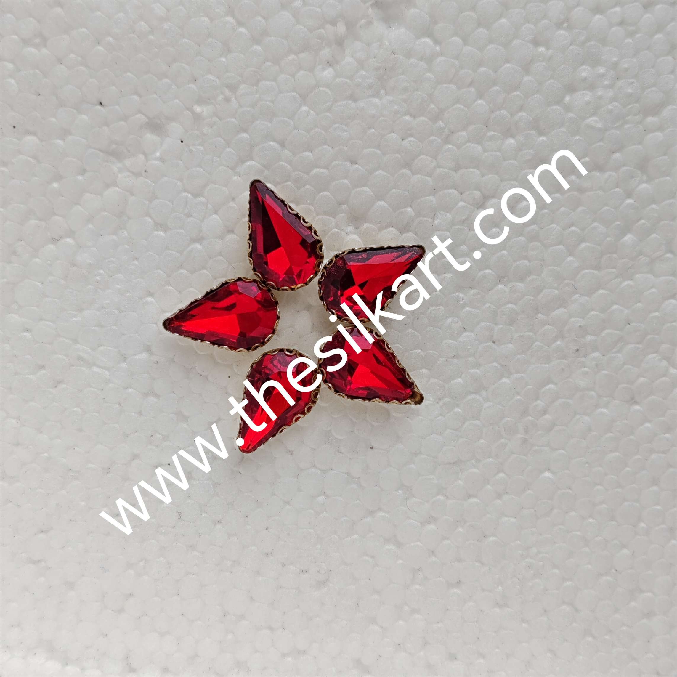10*8 size droup shape red colour clipstones
