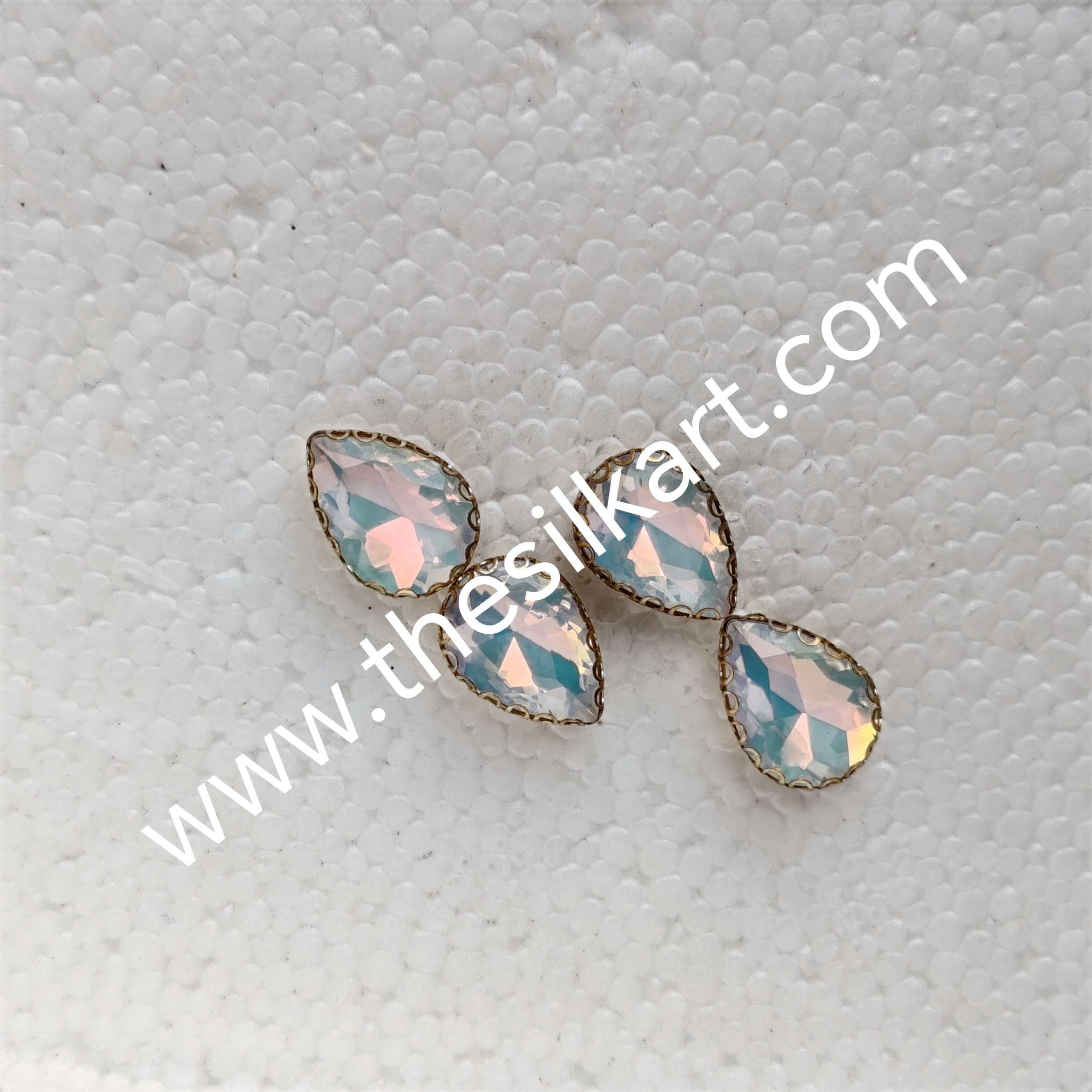 10*14 size droup shape pestral colour-white