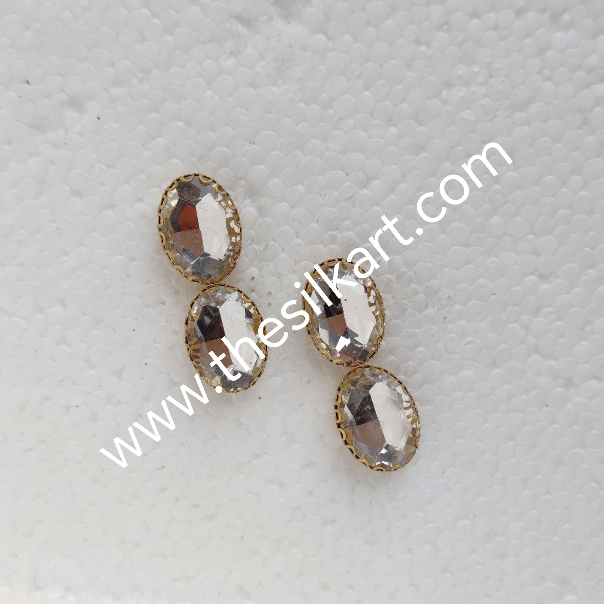 10*15 size oval shape white colour clipstones