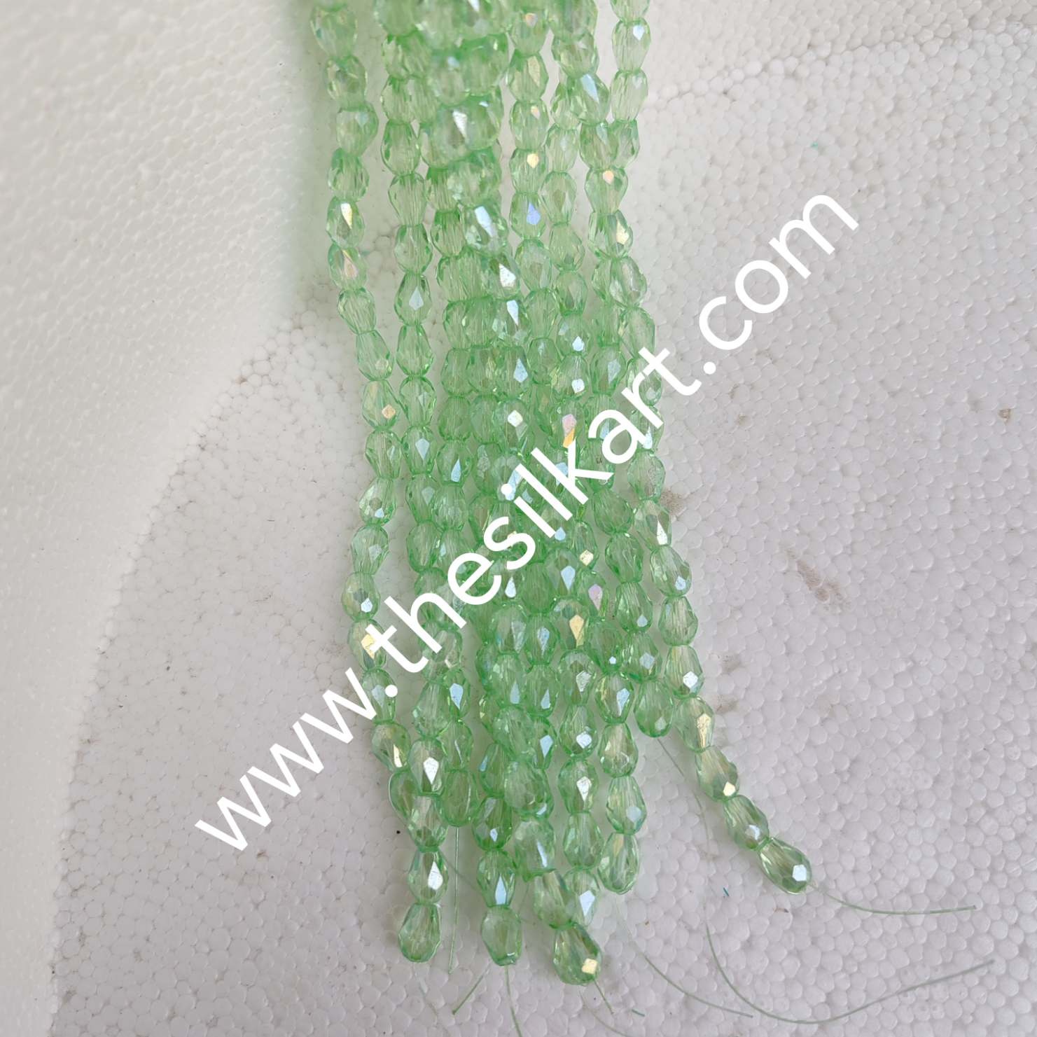 droup shape crystal beads-pista green