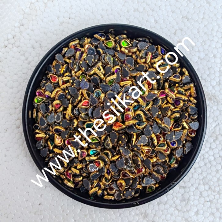 multicolour kundans-tilakam(4k droup)shape