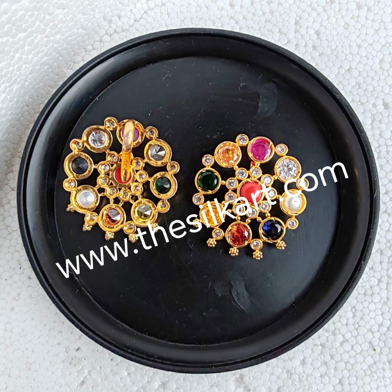 Round navarathna pendents